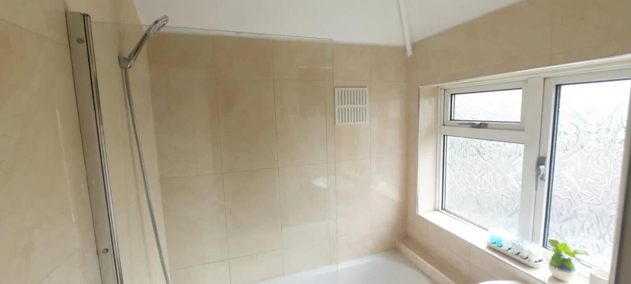 Stylish And Homey 3 Bedroom House With Free Parking & Wi-Fi Minworth Экстерьер фото